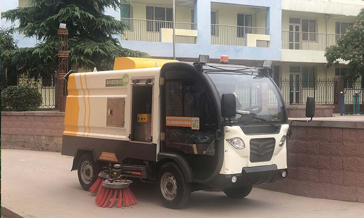 人行道辅道纯电动洗扫车，环卫电动洗扫车介绍