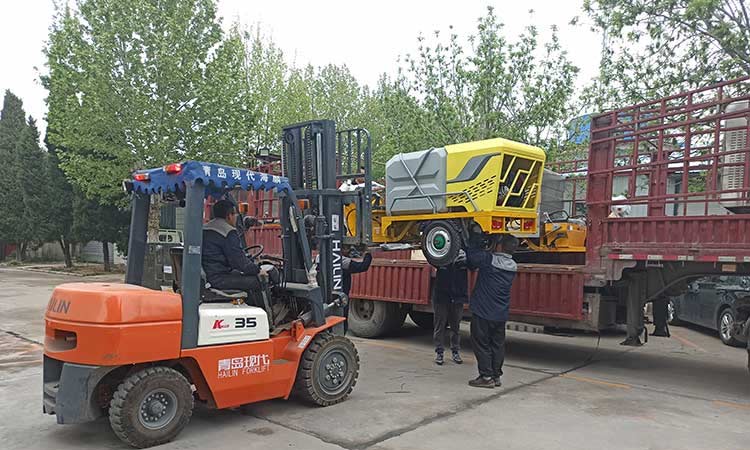 河南环卫公司引进一批小型经济型能高压清洗车，用于环卫快速保洁