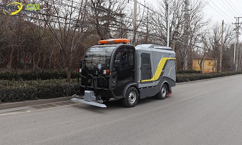 深度清洁车，城市道路“美颜”专家