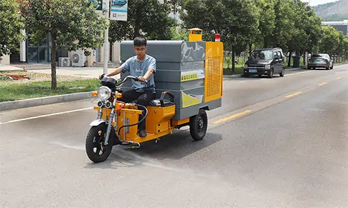 冷热一体高压清洗车，商业街油污清理更便捷