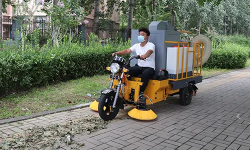 三轮树叶收集车全新升级，小巧车身，全自动作业