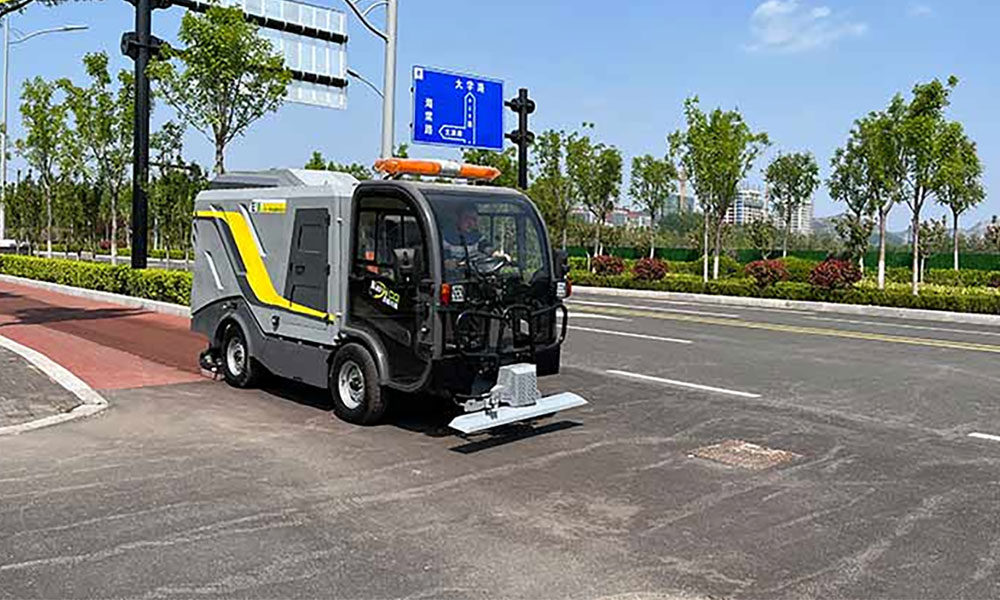 道路污染深度清洁车--深度清洁，多领域、多区域路面保洁、卫生治理！