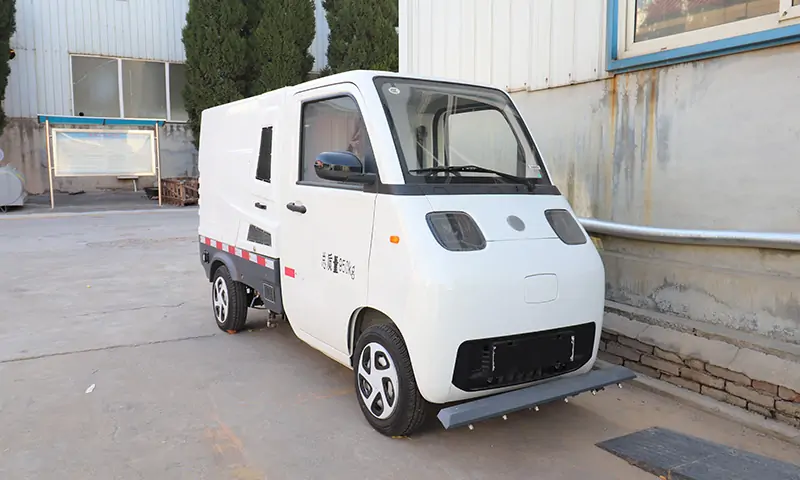 纯电动道路养护车：清新环保，高效保洁的未来之选