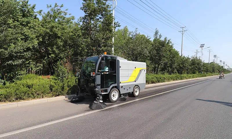 纯电动扫地车：高效环保，助力清洁新升级