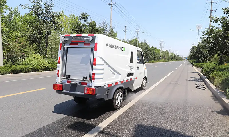 新能源多功能高压清洗车：高效清洁，环保便捷