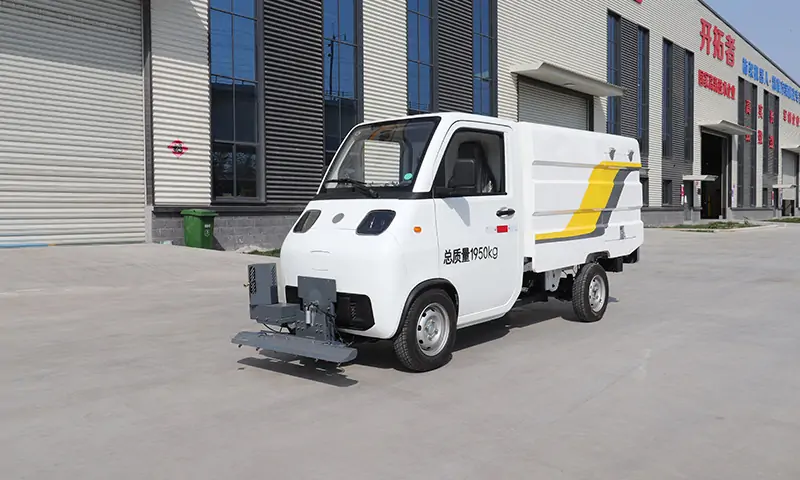 全能清洁新装备：新能源路面养护车为城市环卫注入新动能